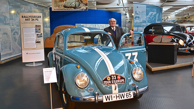 Rallye-Pilot und Sieger der Tour dEurope 1960 Hans Wehner eroeffnet Sonderschau im AutoMuseum